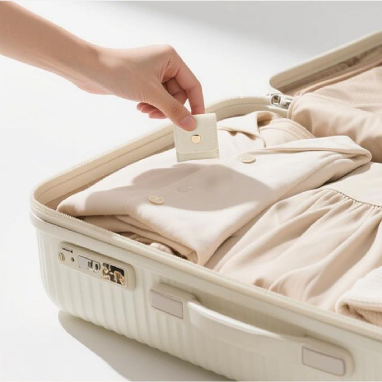 Mini Travel Jewelry Bag, 2025 New Travel Jewelry Case Organizer, Portable Foldable Compartment Auxiliary Mini Travel Jewelry Roll Bag With Buckle For Small Jewelry Earrings, Rings, Necklaces (E)