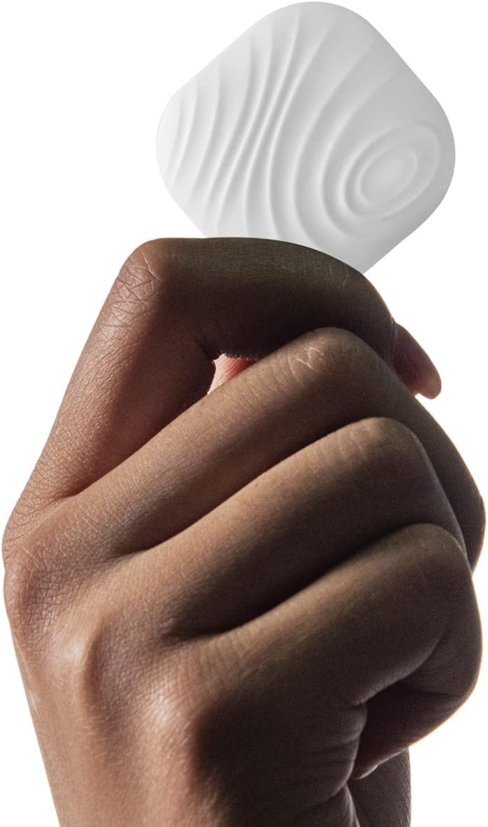 Key Finder, Bluetooth Tracker Item Locator with Key Chain for Keys Pet Wallets or Backpacks and Tablets, Batteries Include (White, 1 Pack)