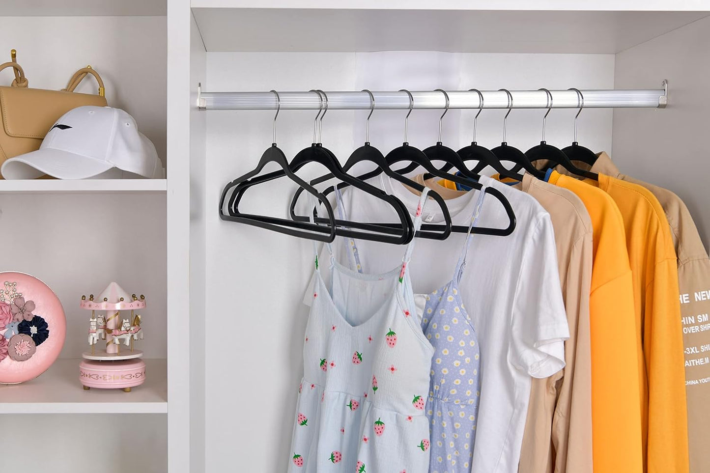 Quality Hangers 160 Pack Slim Plastic Hangers for Clothes - Heavy Duty Non-Velvet Hangers with 360° Swivel Chrome Hook & Non Slip Notches - Ideal for Dresses Coats Shirts Jackets & More - Black