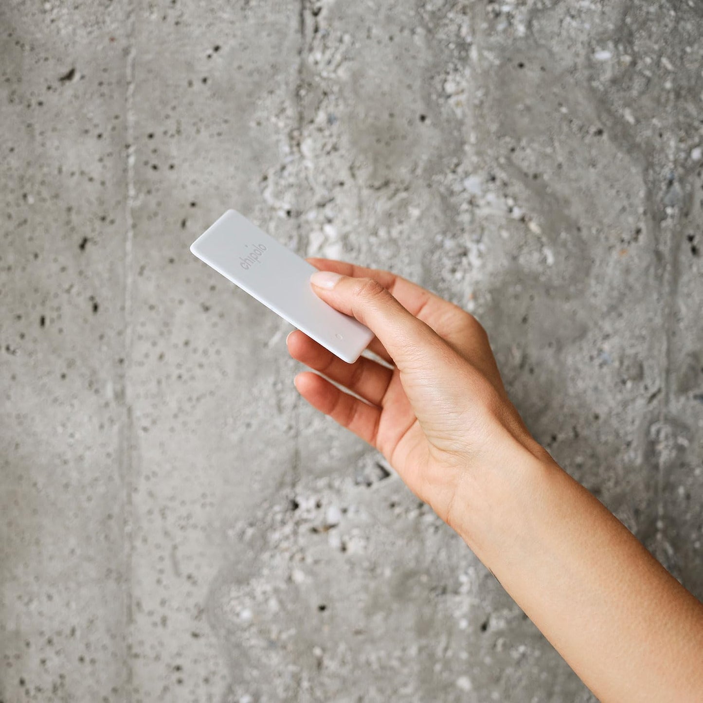 Chipolo Card Point - Wallet Finder, Bluetooth Tracker for Wallet, Item Finder, Passport Finder - Works with Google's Find My Device app (Android only) (Off White)