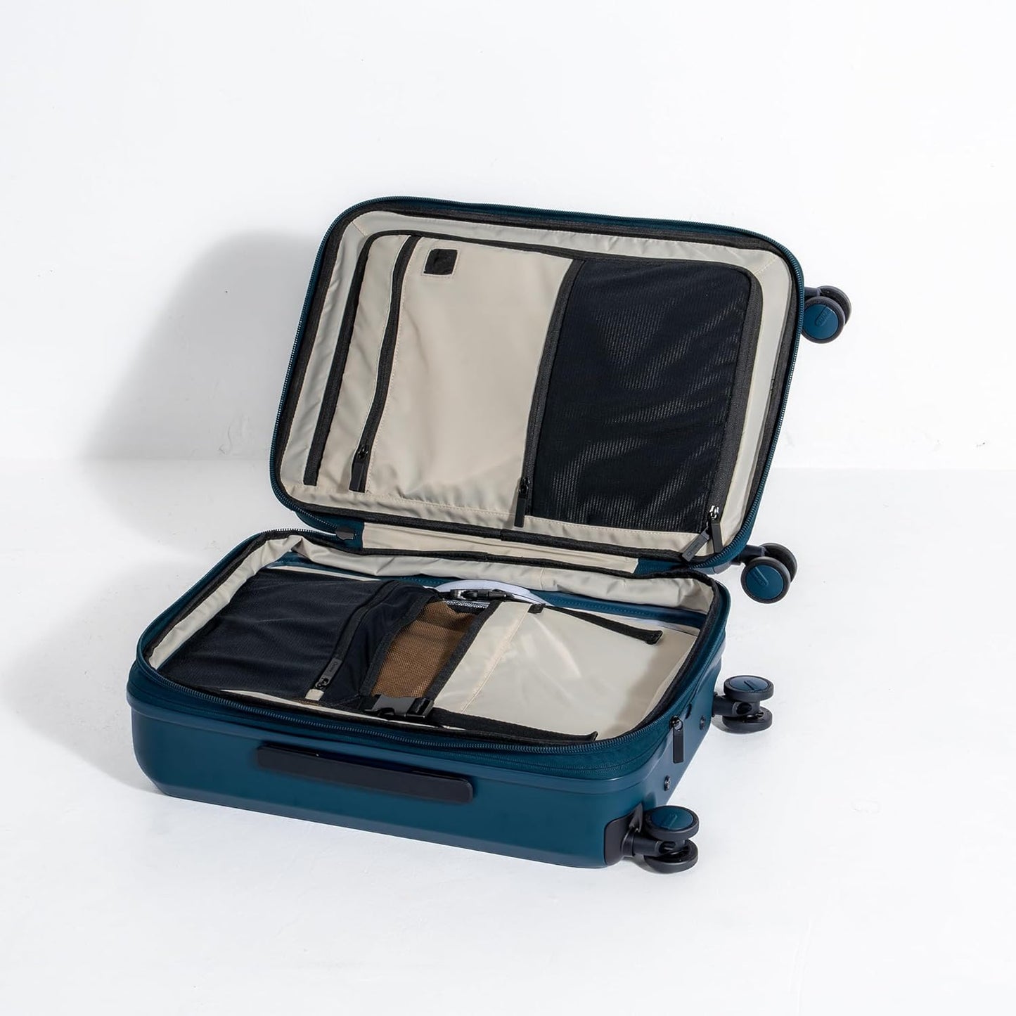 OGIO Pace Pro Hybrid Wheeled Travel Bag (Luggage)