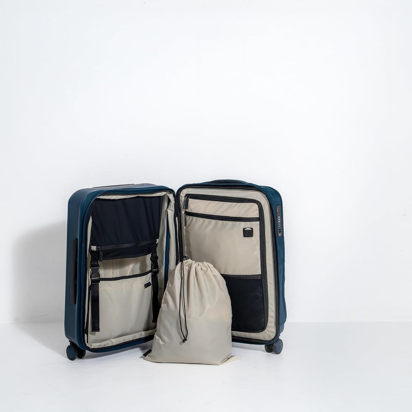 OGIO Pace Pro Hybrid Wheeled Travel Bag (Luggage)