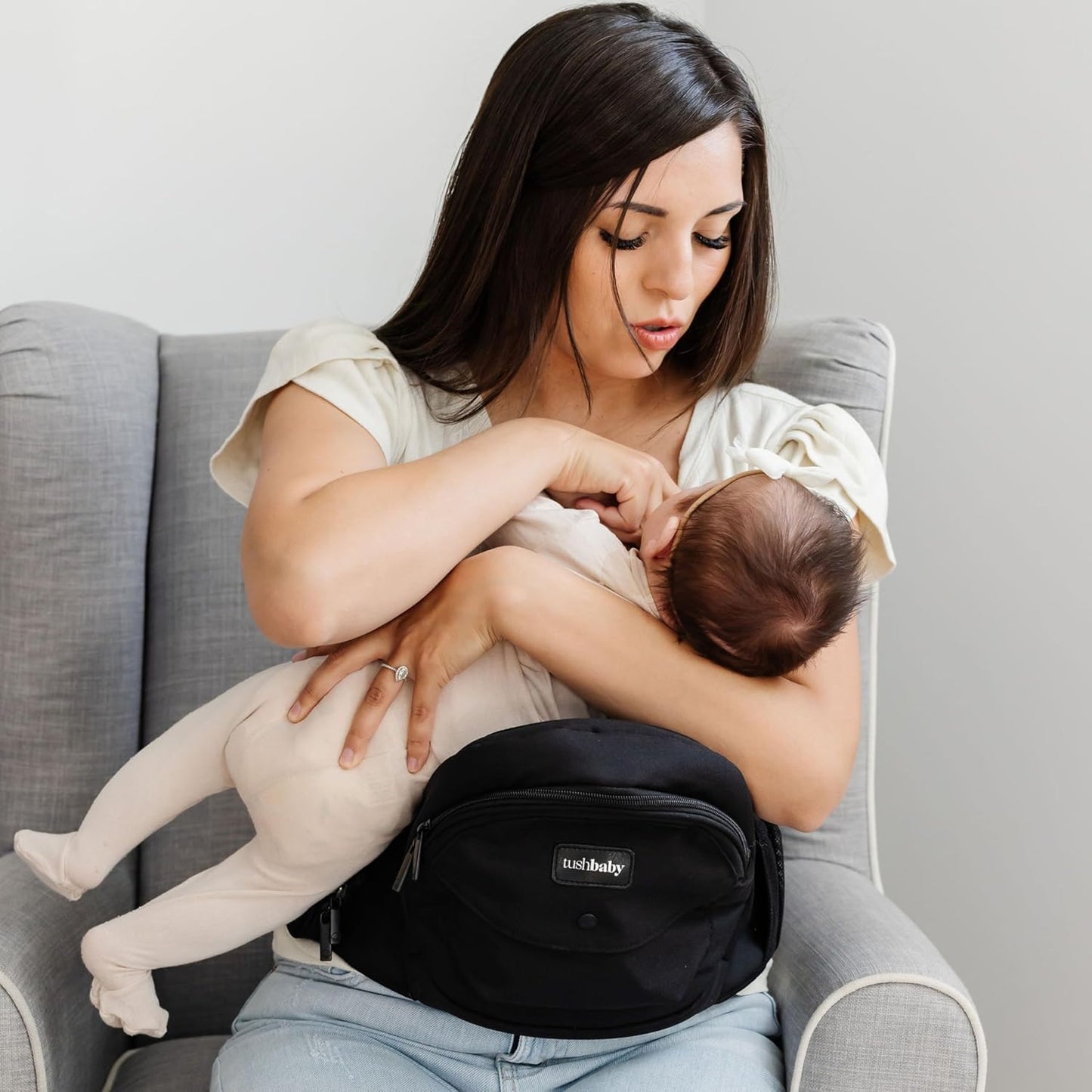Tushbaby The Original Premium Quality Hip Seat Carrier – Safety-Certified Baby & Toddler Carrier with Secure Safety Buckles, No-Flimsy-Foam Design, Storage Pockets & Nursing Pillow. 0–3 yrs
