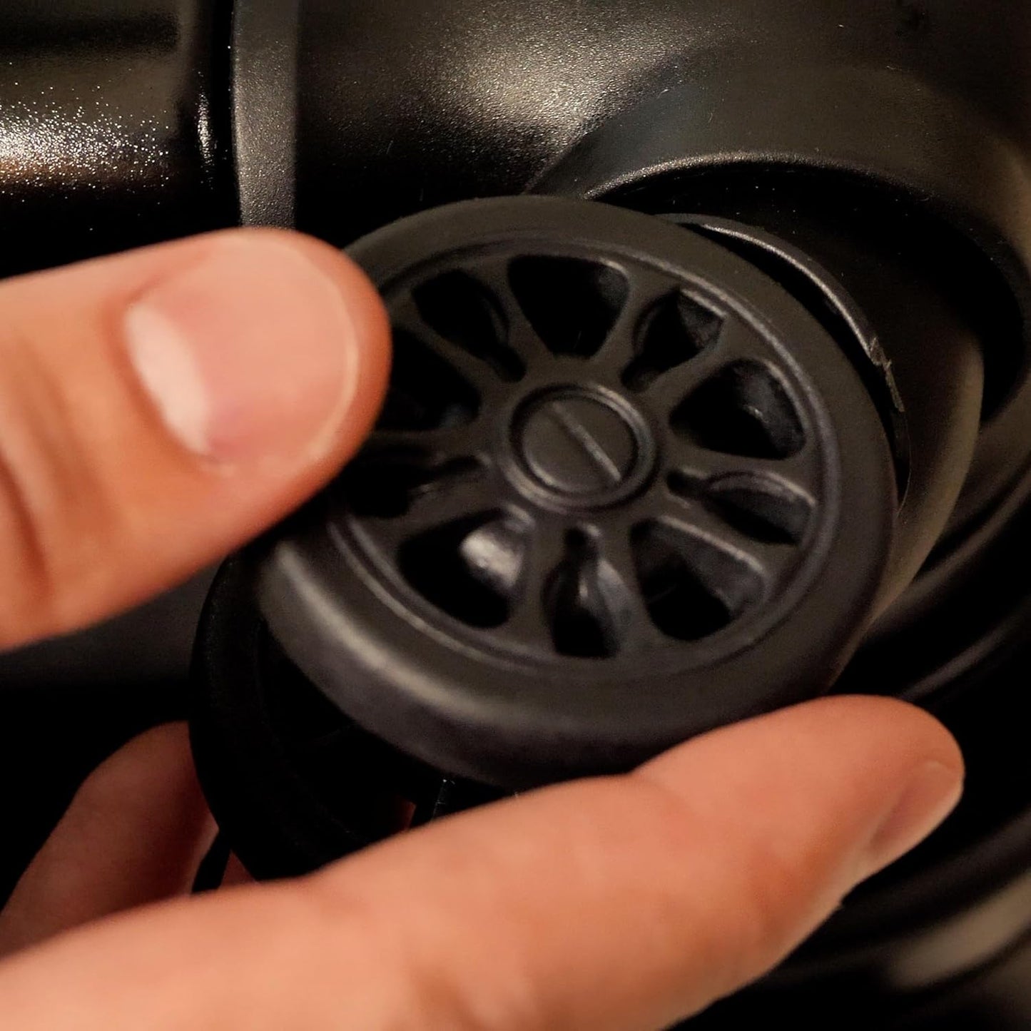 Expandable Hardside Carry On Luggage 22x14x9 Airline Approved Rolling Suitcase with Double Spinner Wheels, Ultra Light 21-Inch (Jet Black)