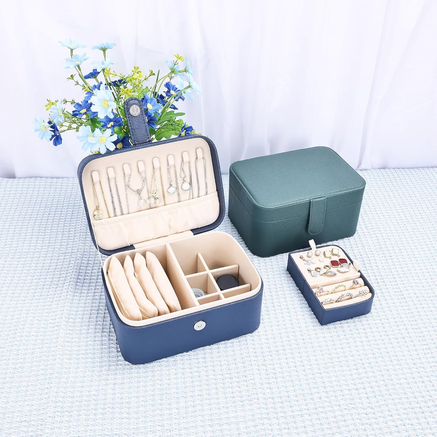 2 Layer Portable Jewelry Box, Large Jewelry Travel Case with 4 Velvet Jewelry Pouches, Medium Size Jewelry Organizer Box for Earrings, Necklaces, Bracelets (dark blue)